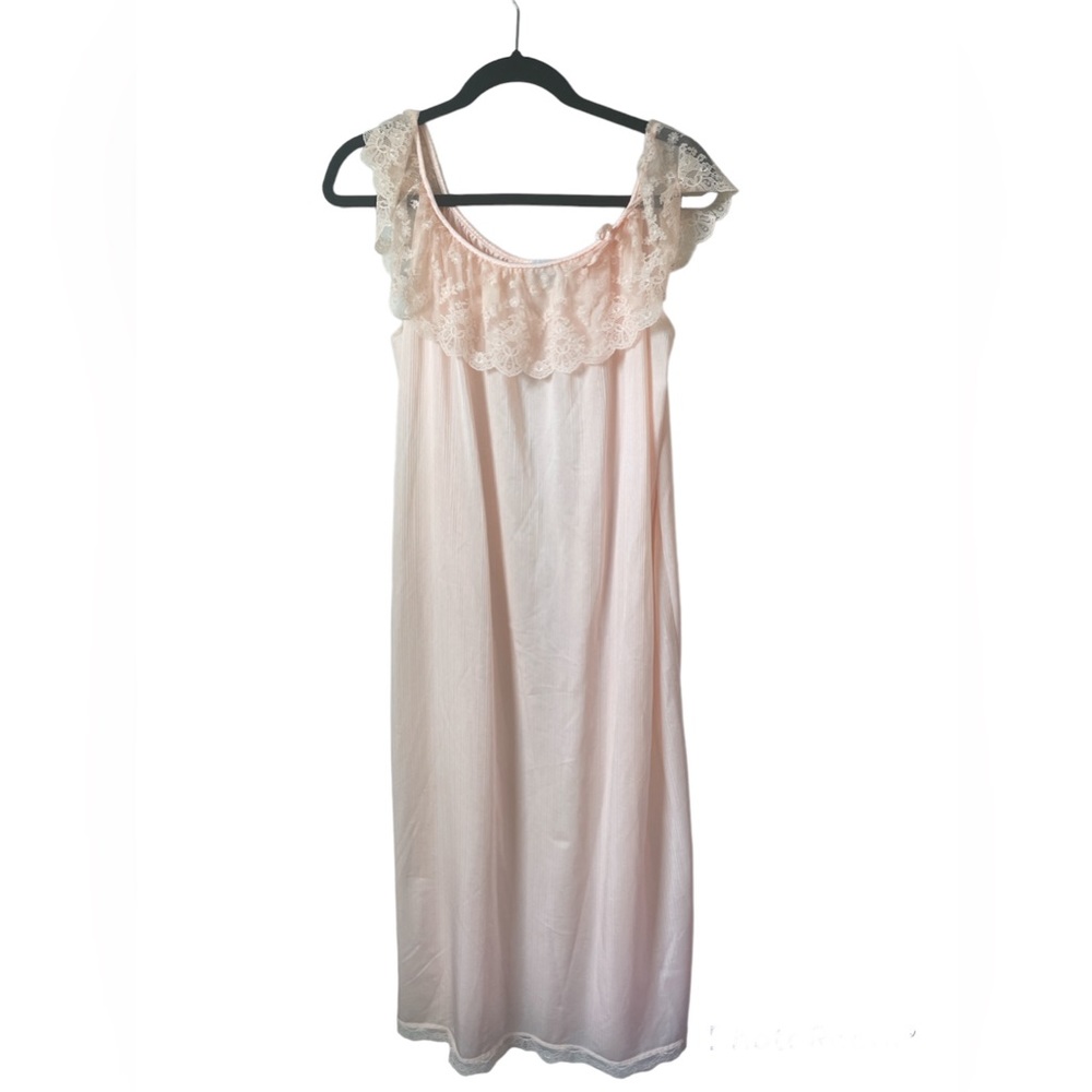 Vintage Stardust peach dressing gown 💯 nylon in size 42. ex. Chemise Nightgown